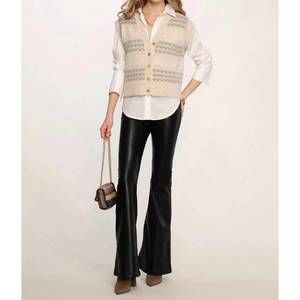 NEW HEARTLOOM acacia vest in ivory